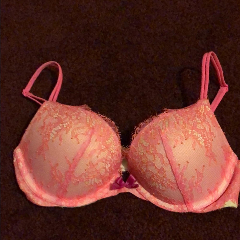 Victoria’s Secret push up bra 32C